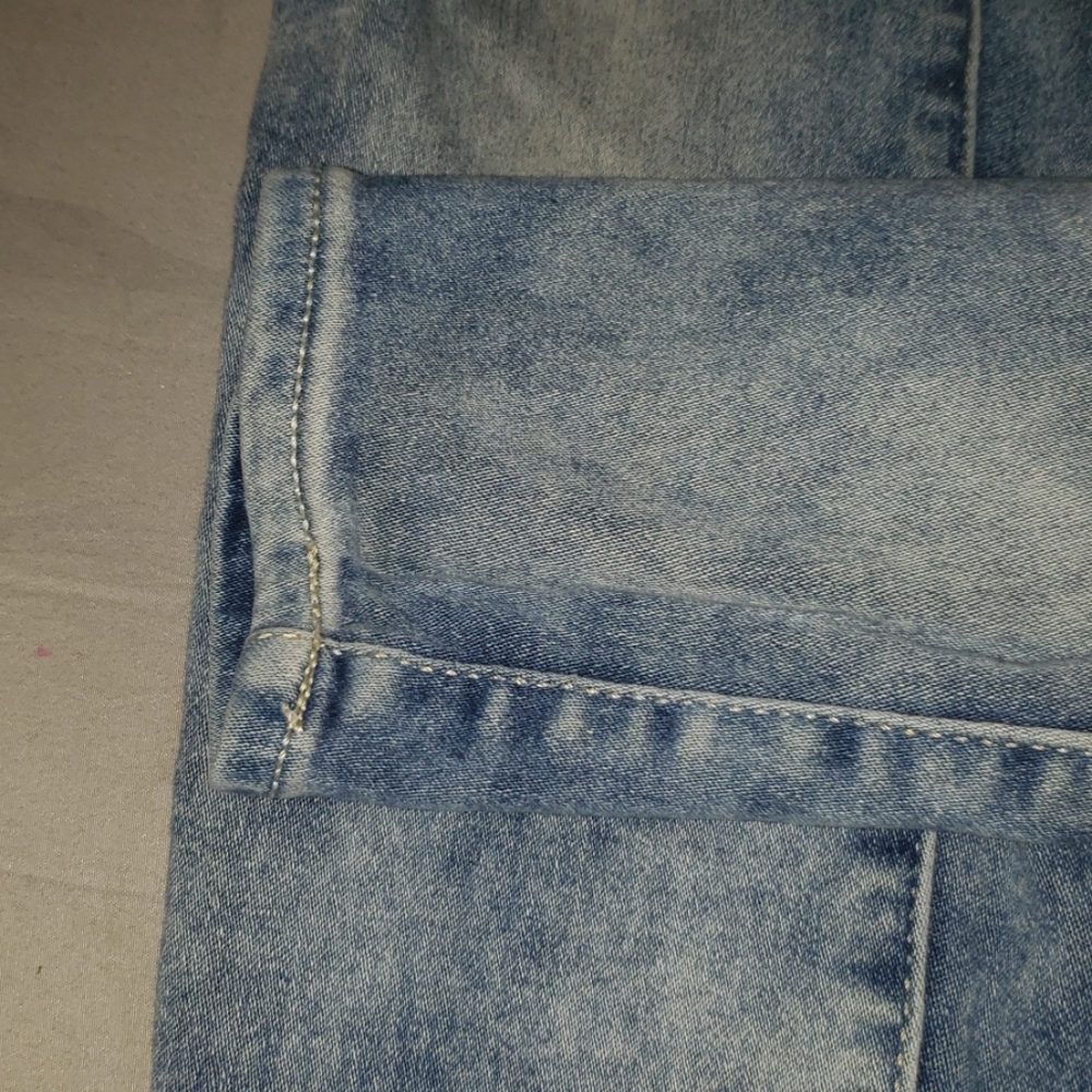 Jean's - Picture 3 of 3